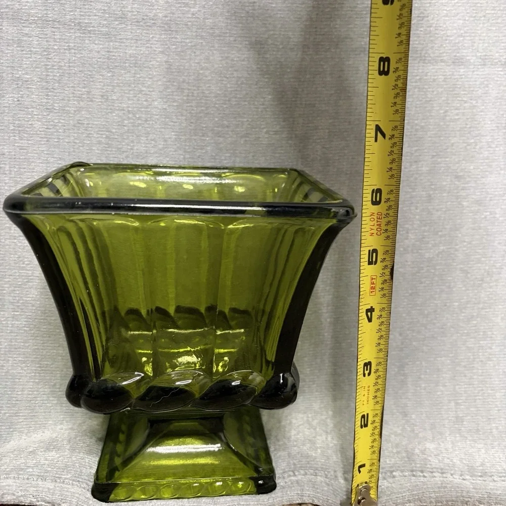 Avocado Green Glass Vase Vintage, 7